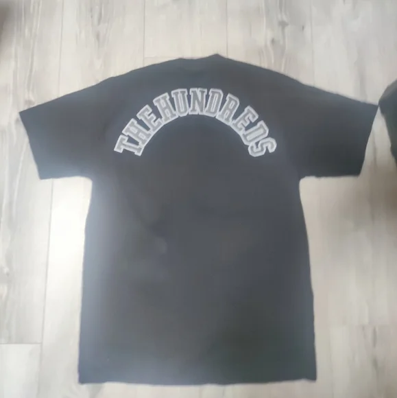 Thehundreds t-shirt - Picture 3 of 3